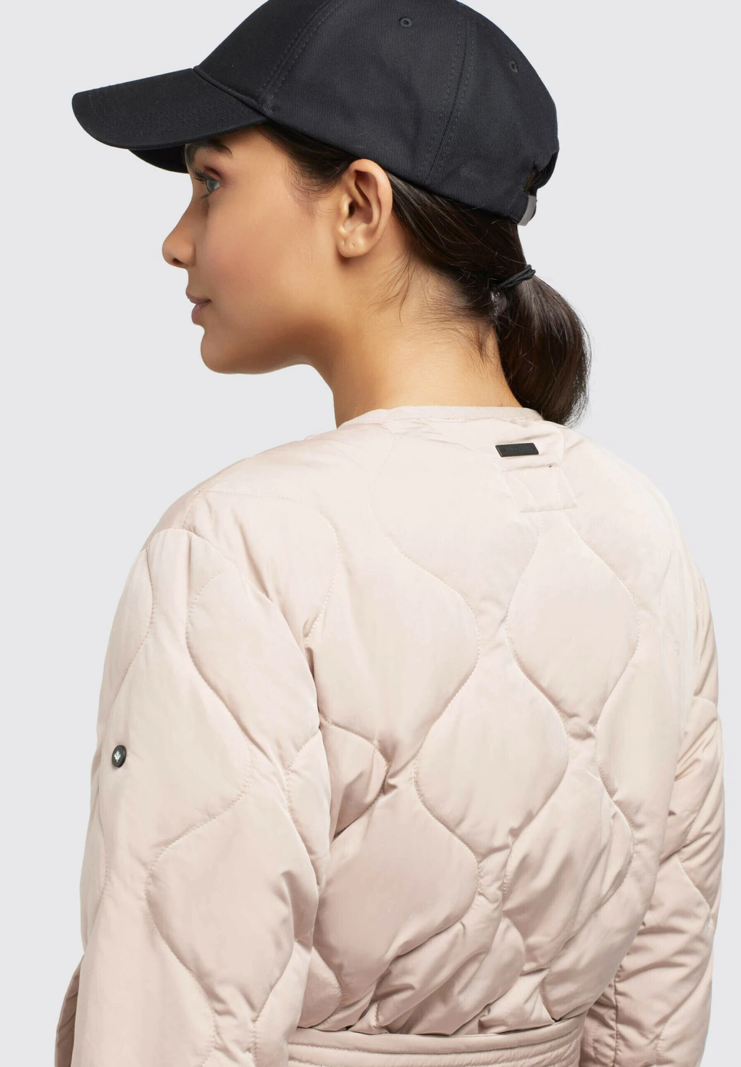 Khujo Yuna - Chaqueta De Entretiempo - War Pin 9 Khujo Yuna - Chaqueta De Entretiempo - War Pin - Imagen 7